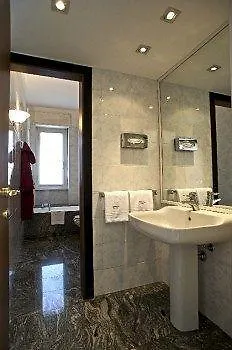 Alojamento de Acomodação e Pequeno-almoço B&B Zara Milão
